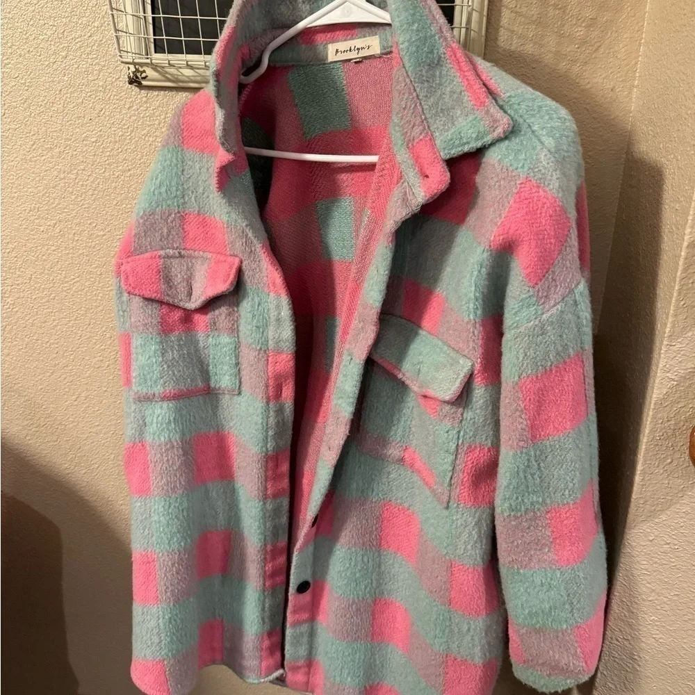 Pink and teal shacket - Picture 2 of 8